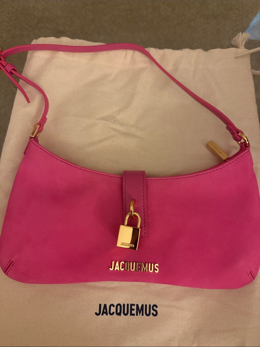 Jacquemus Authentic Hot Pink Shoulder Bag with Gold Padlock - Picture 2 of 15